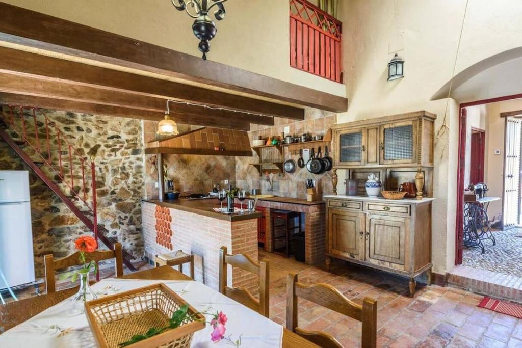Villa Casa Cortijo En Dehesa Sierra Leon La Puebla de los Infantes Esterno foto